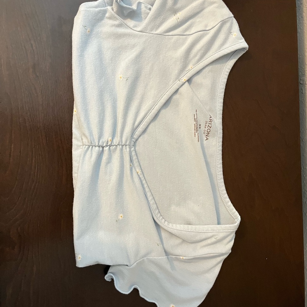 Arizona Jean Company Light Blue Short Sleeve Top